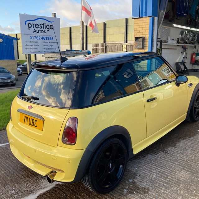 BMW Mini roof colour change to gloss black