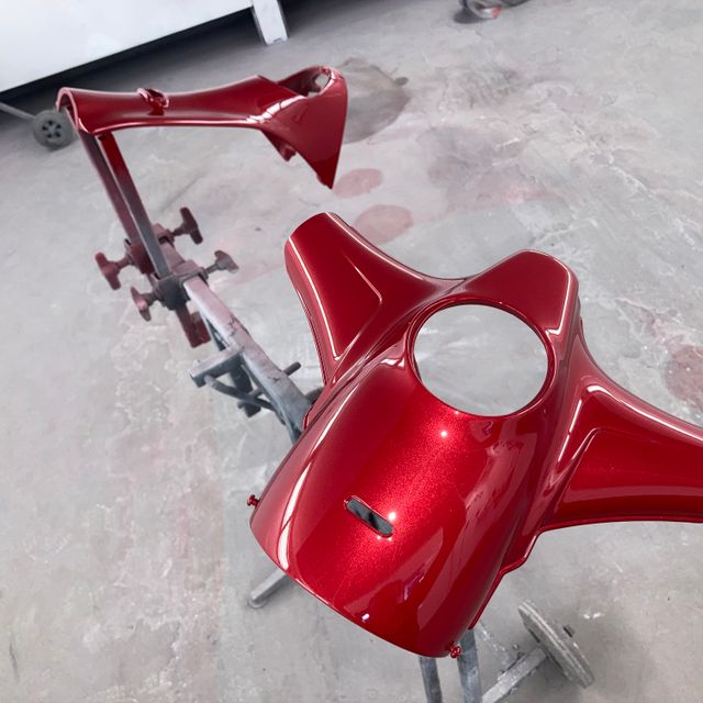 Today, Lambretta parts painted in Scarlett red 🩸 🇬🇧@prestigeautossouthend #repaint #freshpaintjob #southendonsea #leighonsea #carrepairs #carbodyrepairs #spraybooth #prestigeautossouthend #carsofinstagram #prep #vintage #bodywork #smallbusiness #familybusiness #paintmixing #shiny #nicejob #bikeparts #lambretta #lambrettalovers #bikepaintjob