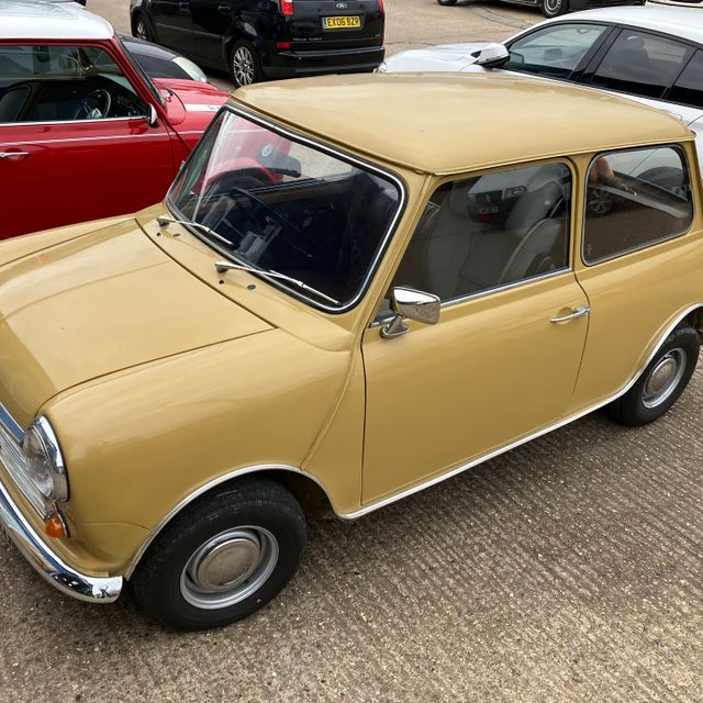 classic mini roof colour changed havest gold to old english white